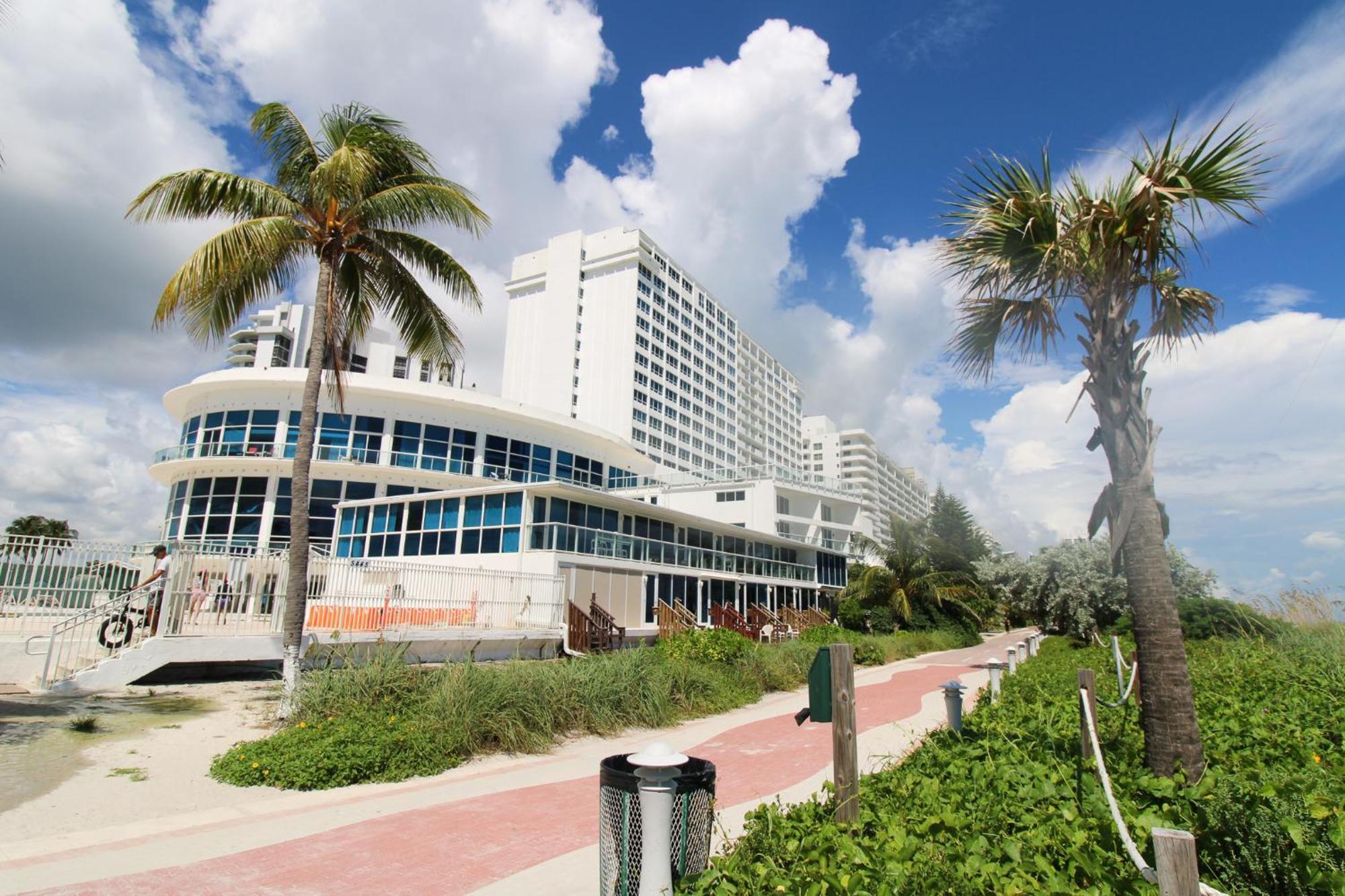 Castle 1733 Ocean View Studio With Direct Beach Access, Pool, Tennis & Free Parking Miami Beach Bagian luar foto