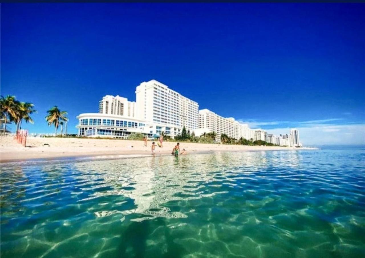 Castle 1733 Ocean View Studio With Direct Beach Access, Pool, Tennis & Free Parking Miami Beach Bagian luar foto