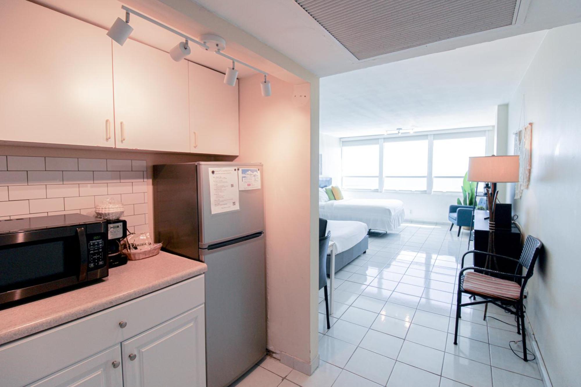 Castle 1733 Ocean View Studio With Direct Beach Access, Pool, Tennis & Free Parking Miami Beach Bagian luar foto