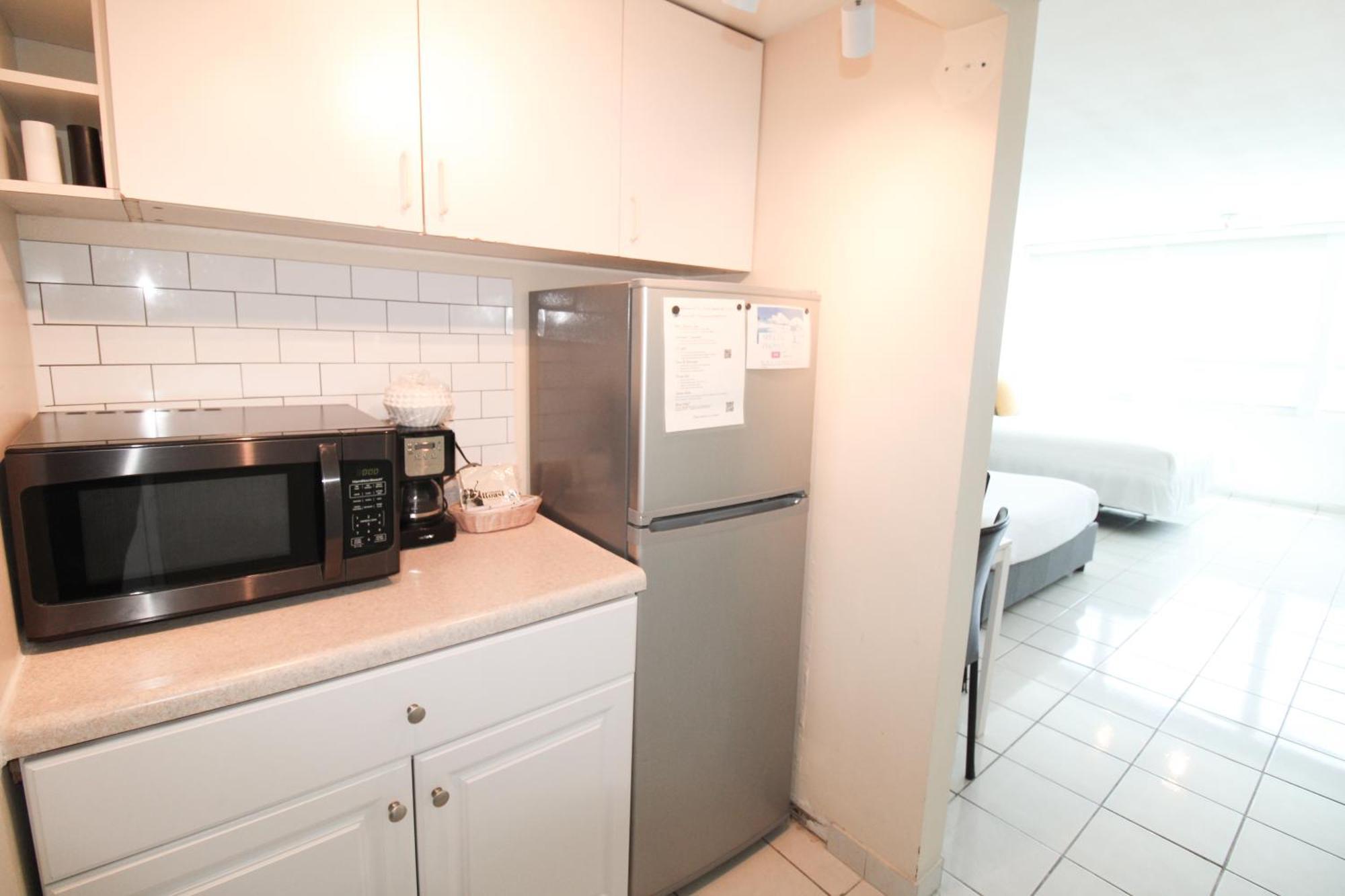 Castle 1733 Ocean View Studio With Direct Beach Access, Pool, Tennis & Free Parking Miami Beach Bagian luar foto