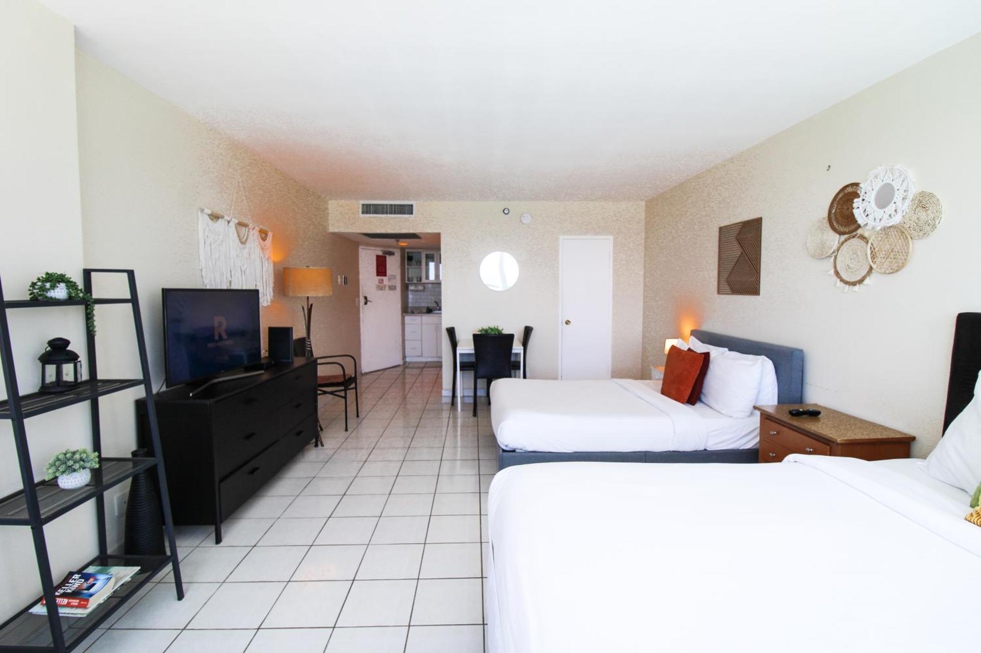 Castle 1733 Ocean View Studio With Direct Beach Access, Pool, Tennis & Free Parking Miami Beach Bagian luar foto
