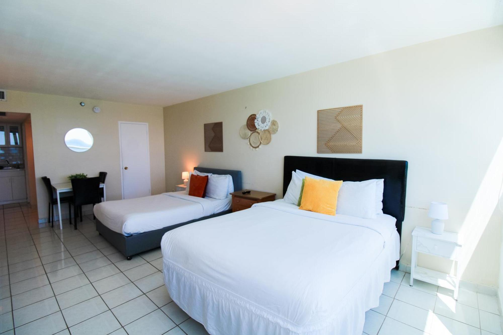Castle 1733 Ocean View Studio With Direct Beach Access, Pool, Tennis & Free Parking Miami Beach Bagian luar foto