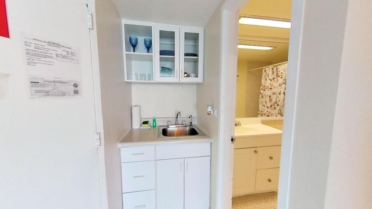 Castle 1733 Ocean View Studio With Direct Beach Access, Pool, Tennis & Free Parking Miami Beach Bagian luar foto