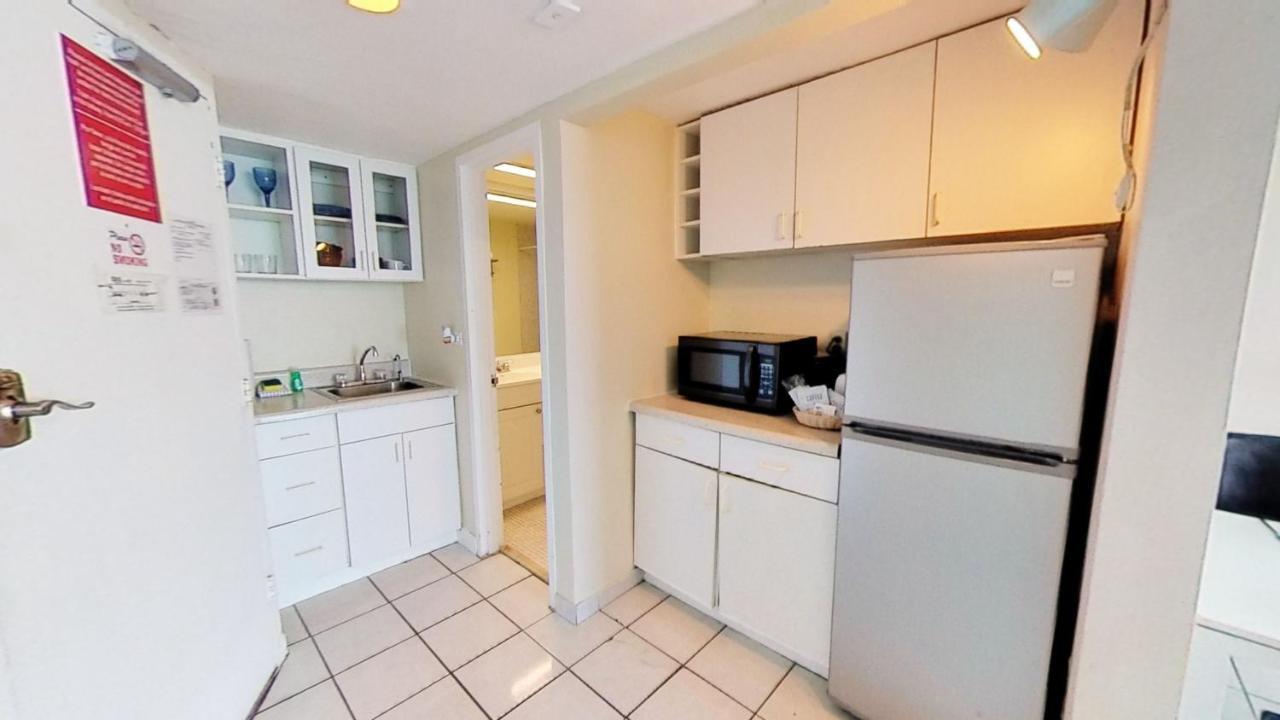 Castle 1733 Ocean View Studio With Direct Beach Access, Pool, Tennis & Free Parking Miami Beach Bagian luar foto